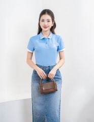 Áo polo ngắn tay nữ mắt chim cổ dệt in nhỏ ngực