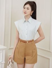 Quần short khaki nữ nắp túi đính khuy trang trí
