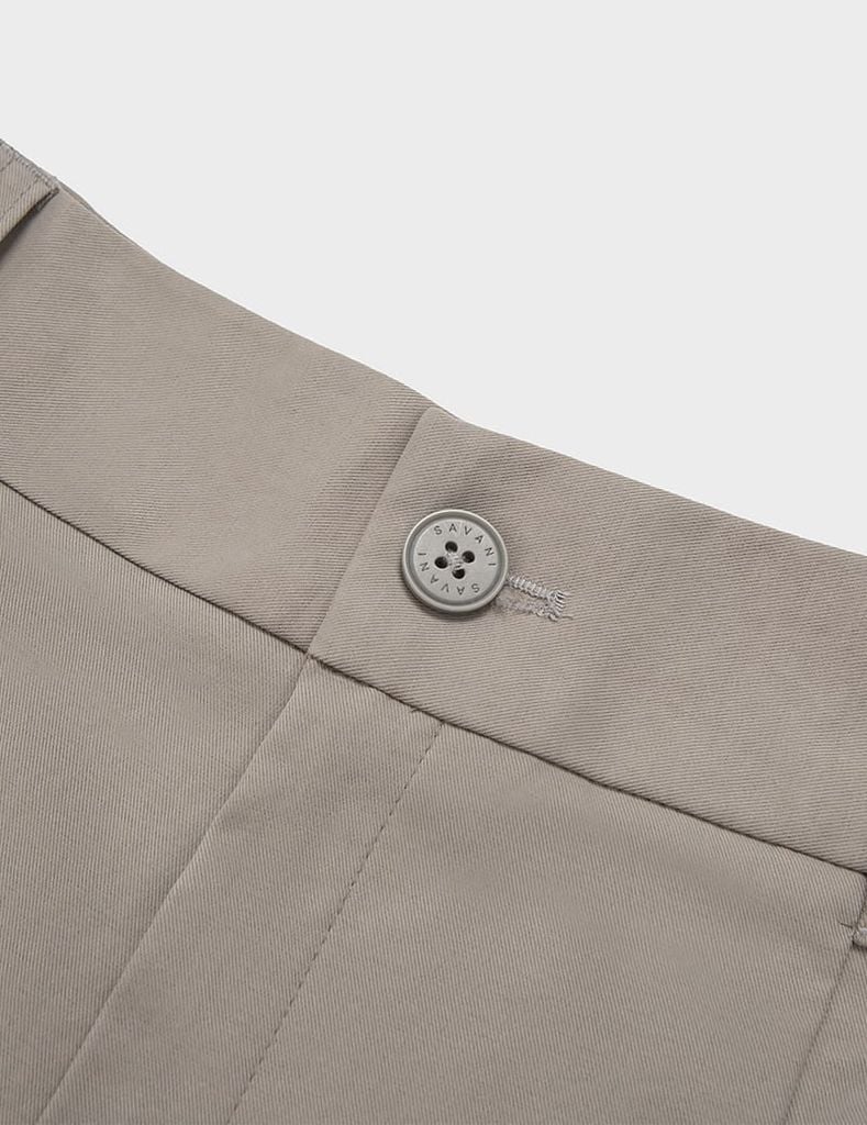 Quần short khaki nữ nắp túi đính khuy trang trí