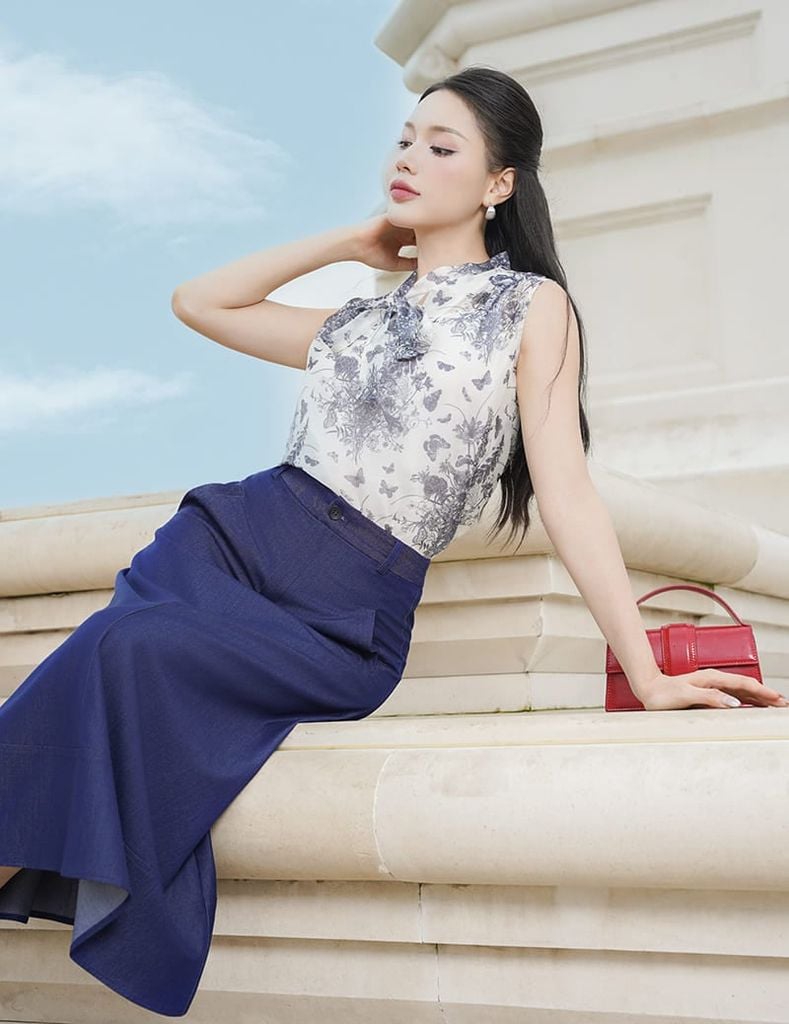 Áo sơ mi ngắn tay nữ cổ V buộc nơ