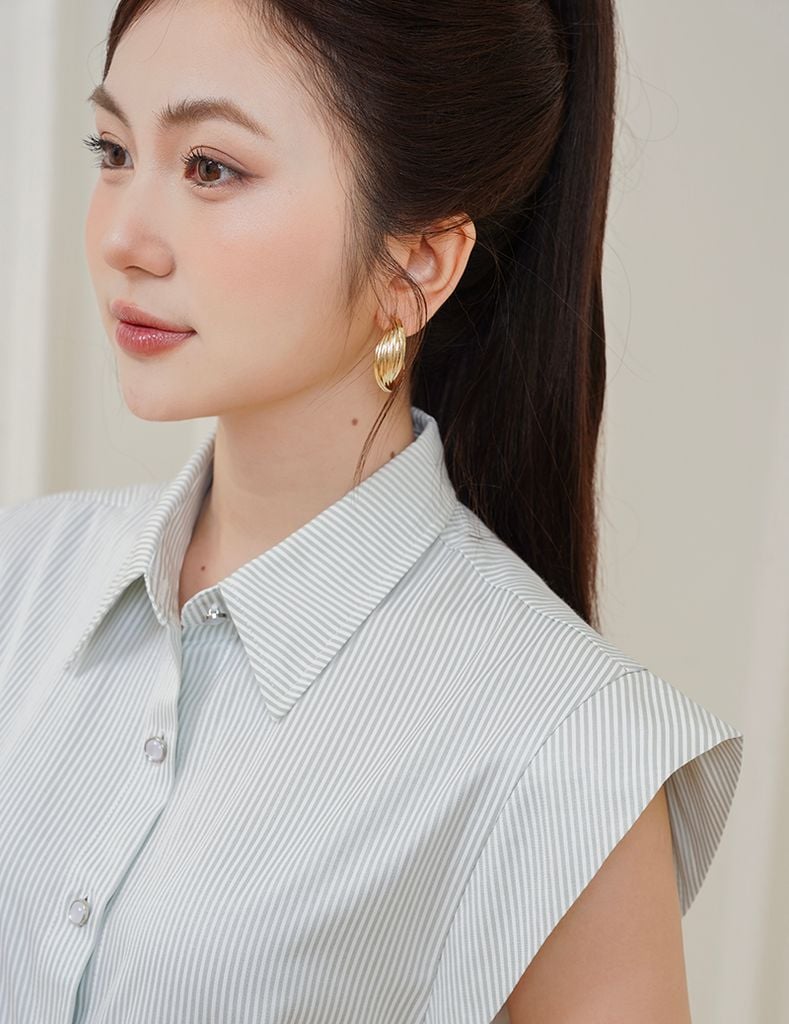 Áo sơ mi nữ ngắn tay cánh dơi kẻ dọc