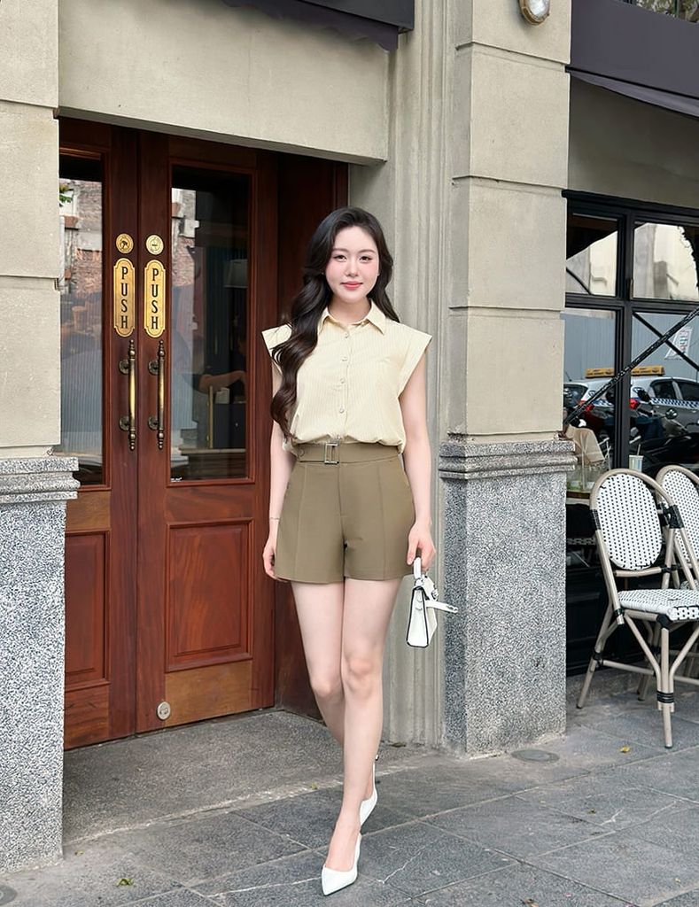 Áo sơ mi nữ ngắn tay cánh dơi kẻ dọc