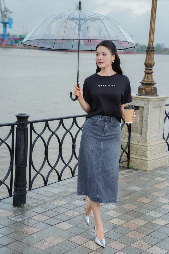 Áo t-shirt ngắn tay cổ tròn nữ in trước ngực
