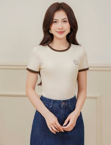Áo t-shirt ngắn tay cổ tròn nữ phối cổ khác màu hình in nhỏ trước ngực