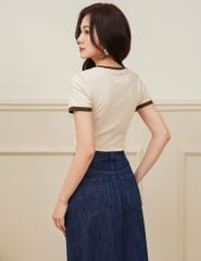 Áo t-shirt ngắn tay cổ tròn nữ phối cổ khác màu hình in nhỏ trước ngực