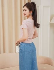 Áo thun gân ngắn tay nữ cổ V cúc bọc vải chính