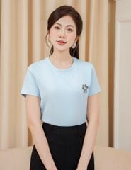Áo thun ngắn tay nữ cổ tròn in nhỏ ngực