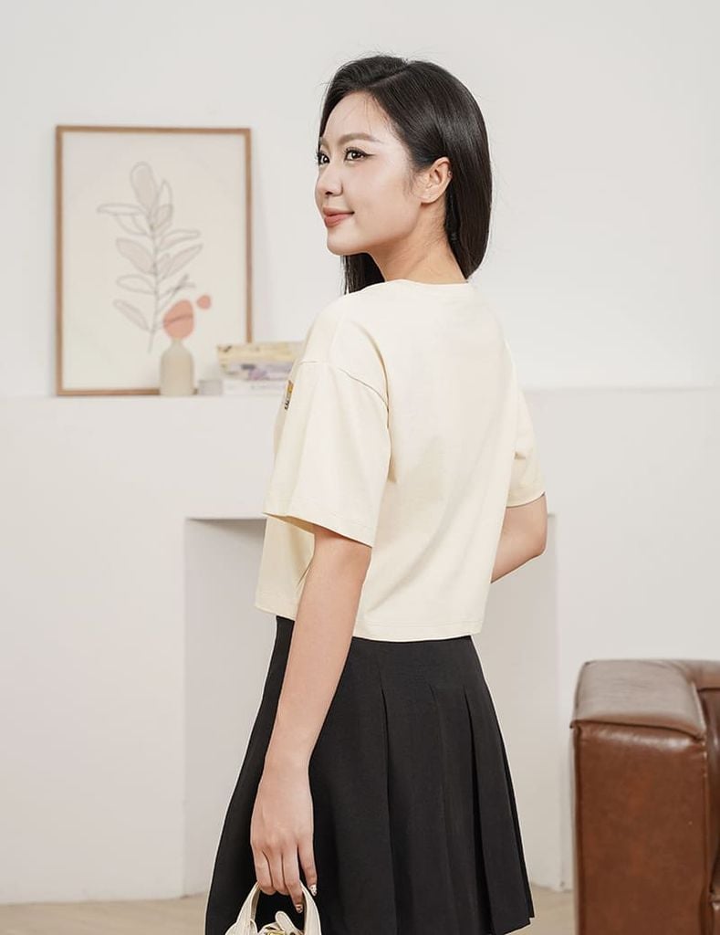 Áo T-shirt nữ croptop cổ bo rib hình in trước ngực