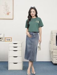 Áo T-shirt nữ croptop cổ bo rib hình in trước ngực