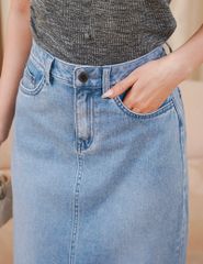 Chân váy jean dáng dài xẻ sau