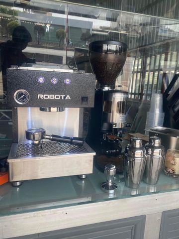 Máy pha robota fast