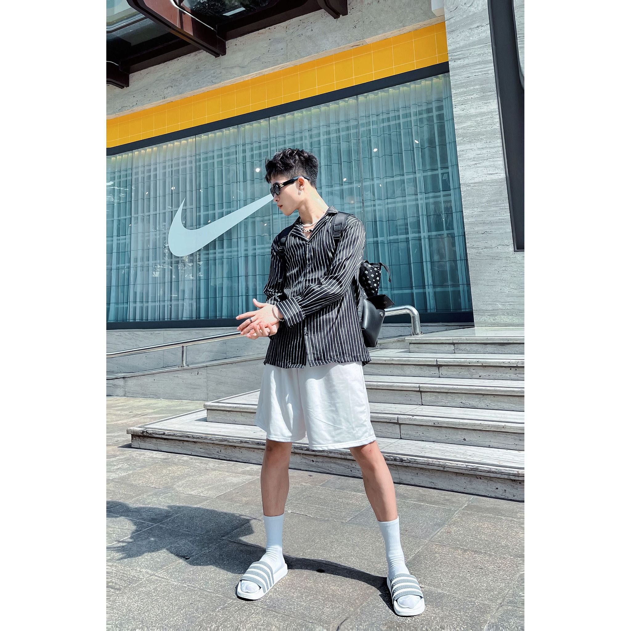  Dép quai ngang nam nữ Unisex Slipper M Masler-MT 3 sọc màu xám với lớp đế êm chân và chống trơn trượt XT1 