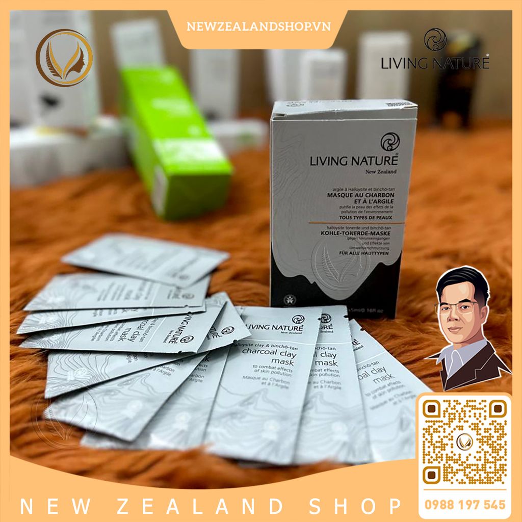 Mặt nạ đất sét than hoạt tính Living Nature Charcoal Clay Mask 10 gói
