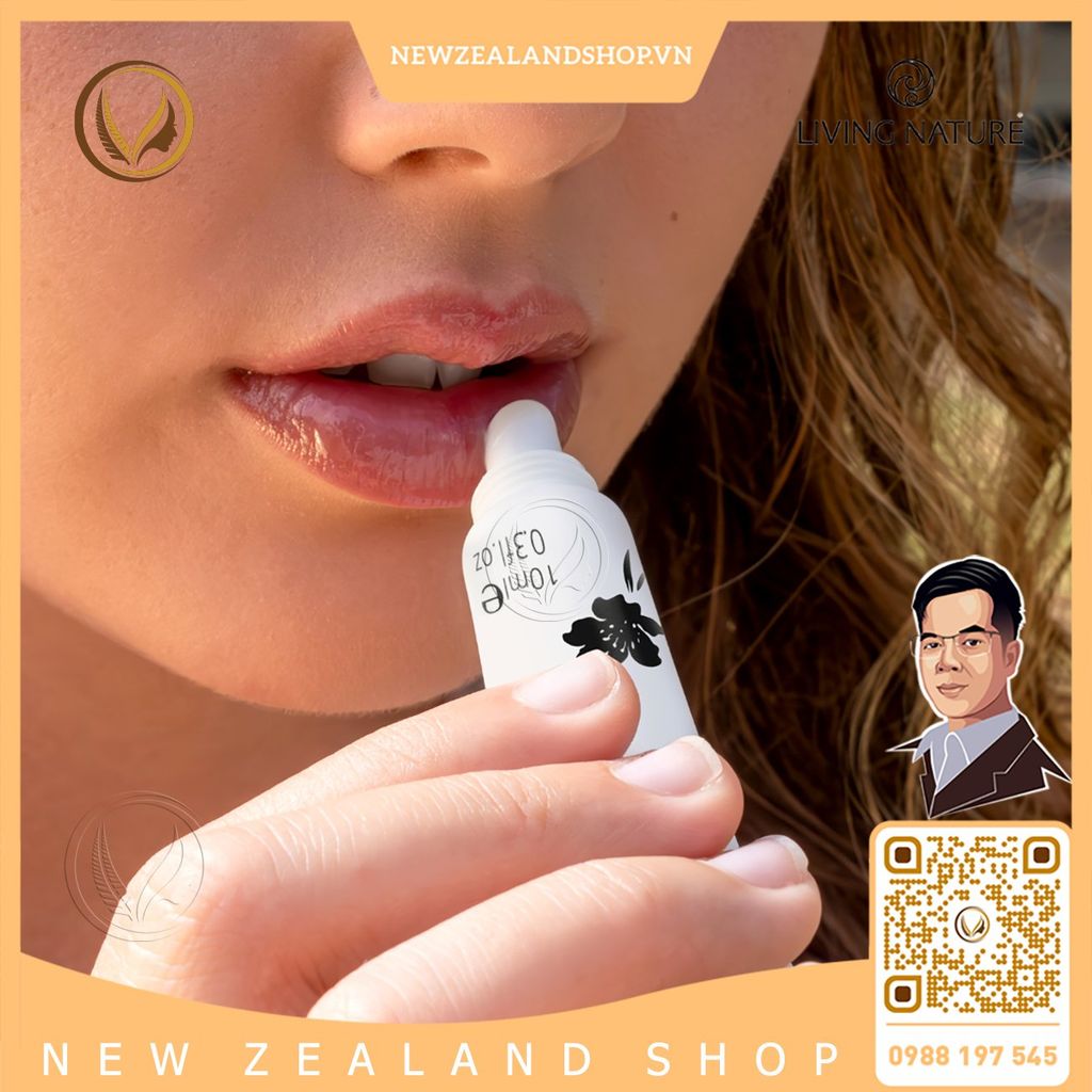 Son dưỡng môi dạng gel cho mọi loại da Living Nature Lip Balm 10ml