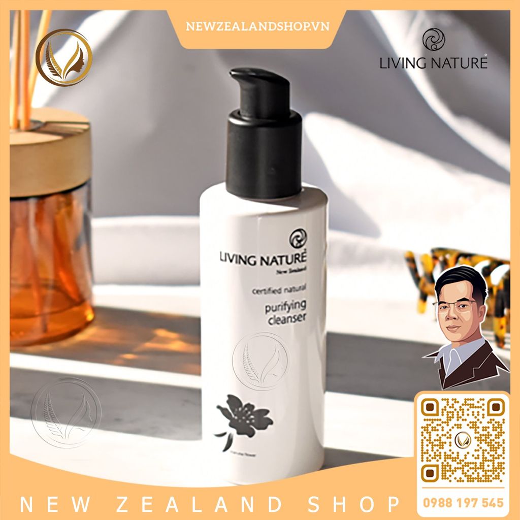 Sữa rửa mặt cho da dầu, da hỗn hợp Living Nature Purifying Cleanser 120ml