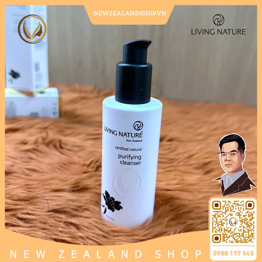 Sữa rửa mặt cho da dầu, da hỗn hợp Living Nature Purifying Cleanser 120ml