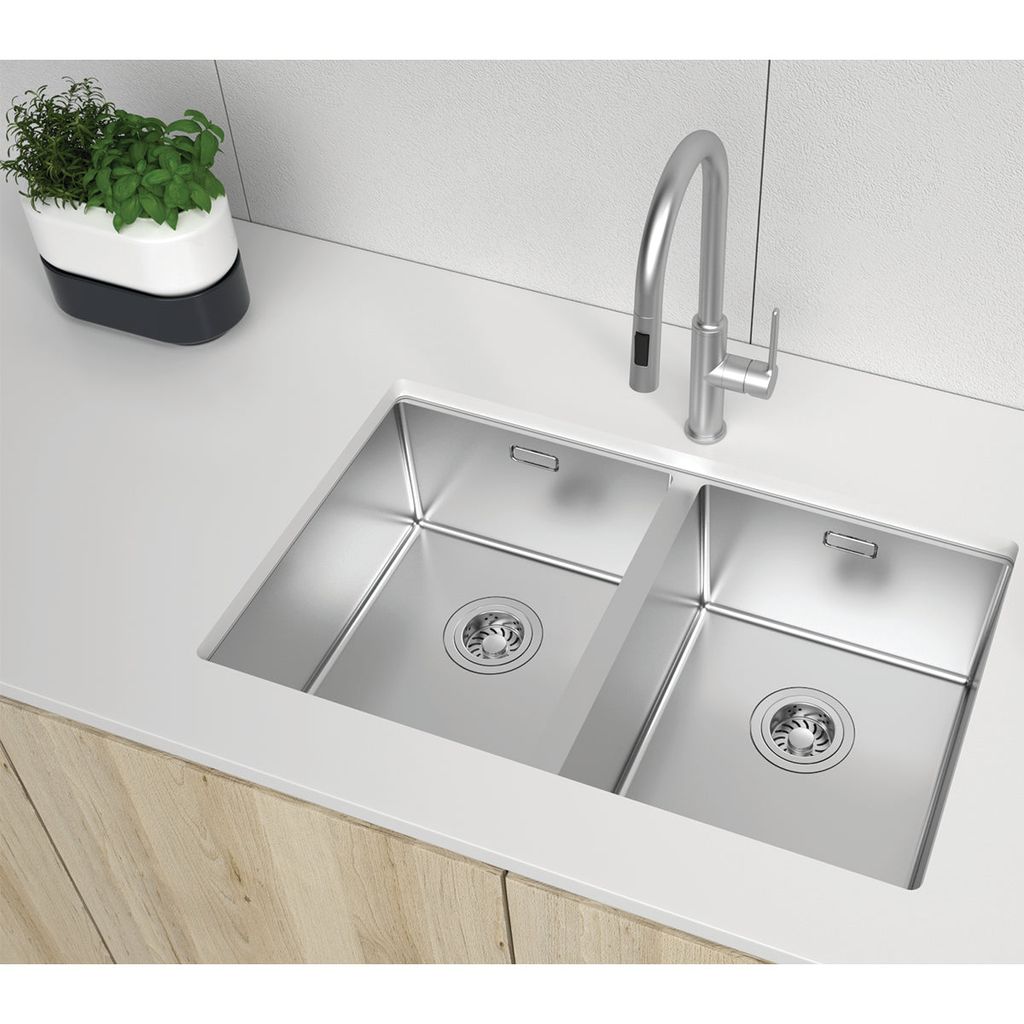 Chậu rửa chén Hafele 750mm HS24-SSN2S-750 567.24.427