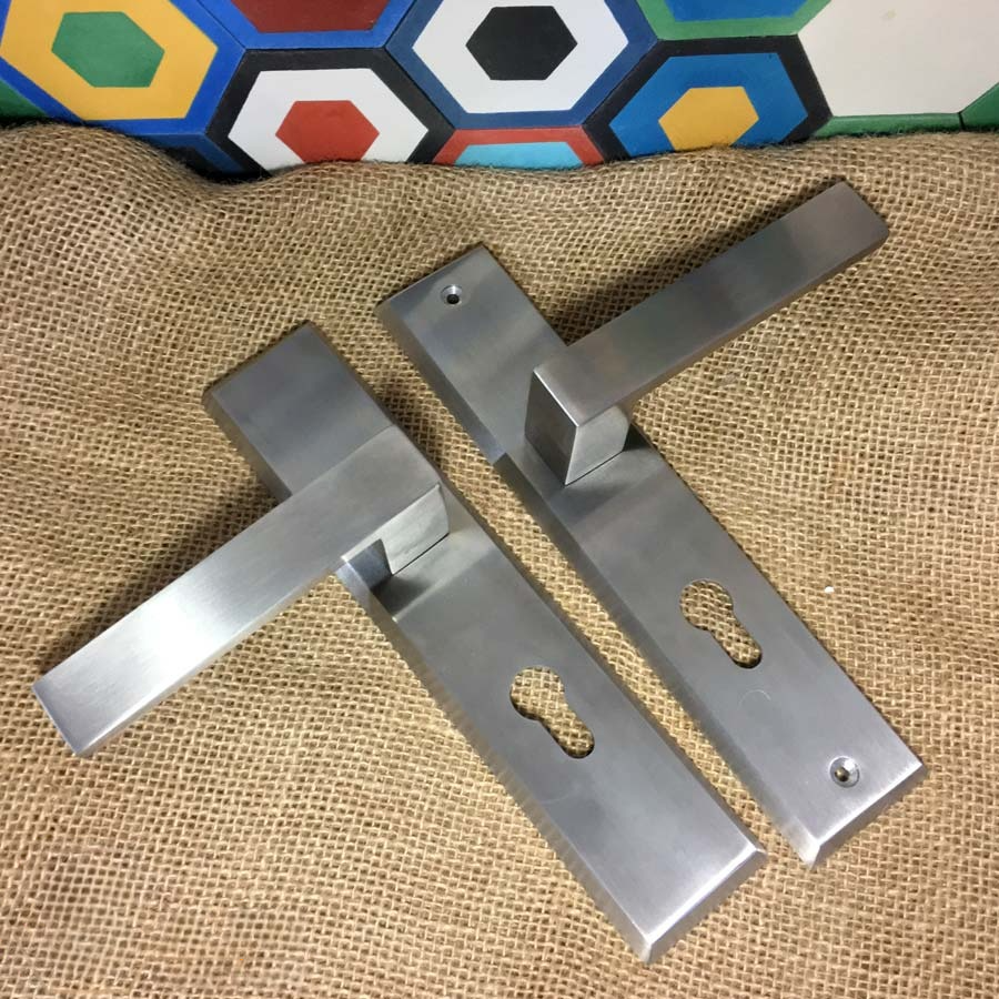 Tay nắm gạt đế dài Hafele 903.98.463