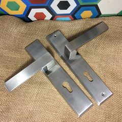 Tay nắm gạt đế dài Hafele 903.98.463