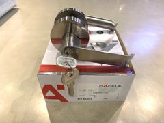 Khóa tay nắm gạt Hafele cửa đi 911.63.222