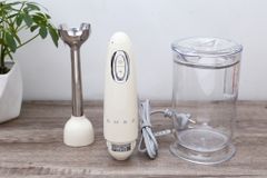 Máy xay cầm tay Smeg màu kem HBF02CREU 535.43.615