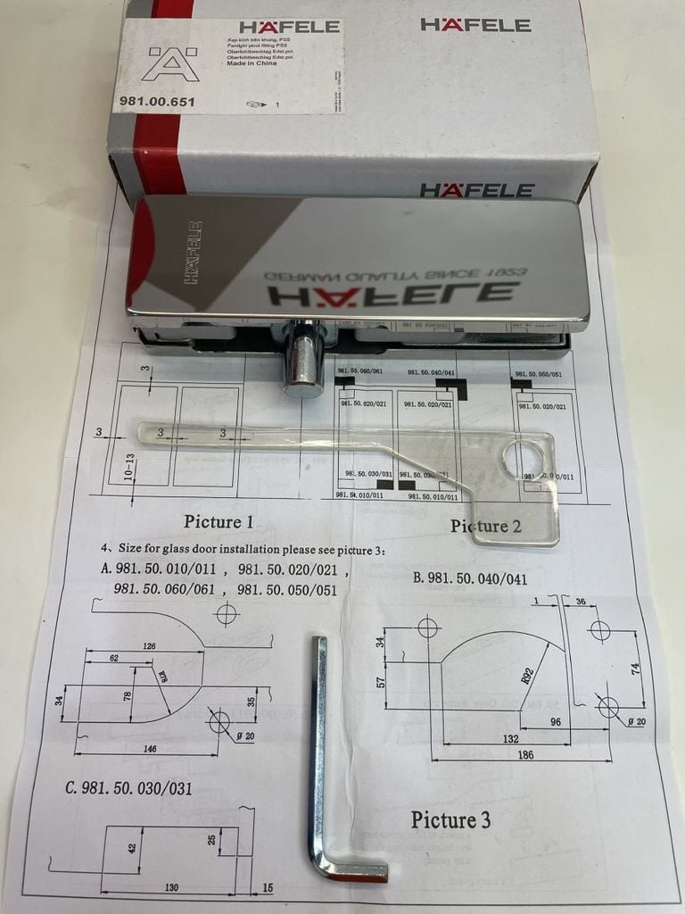 Kẹp đỉnh Hafele màu inox bóng 981.00.651
