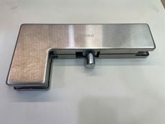 Kẹp kính L Hafele màu inox mờ 981.50.040