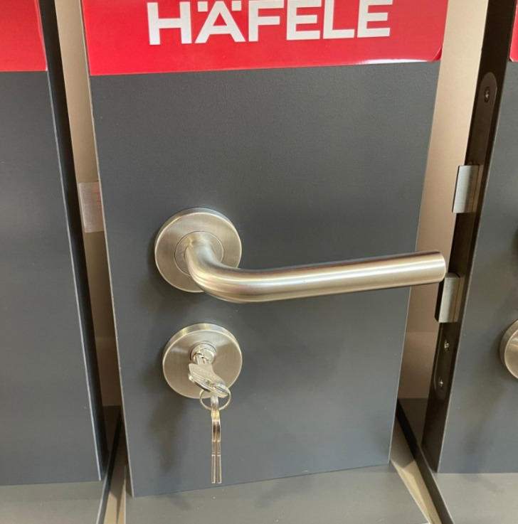 Tay nắm cửa Hafele 903.92.596