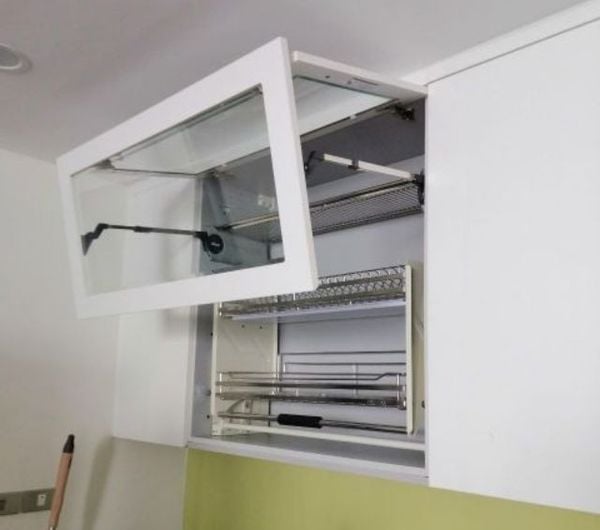 Tay nâng tủ bếp Blum