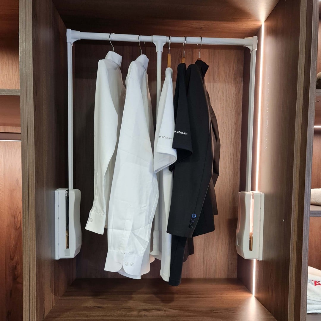 Tay nâng móc áo Hafele 650-920mm màu trắng 805.11.753