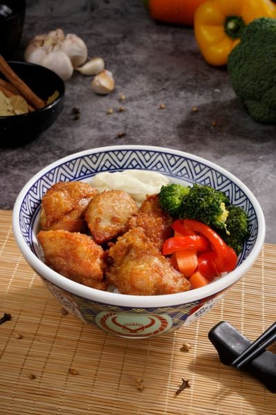 Cơm gà Karaage Yoshi size R (Chicken Karaage Don R)