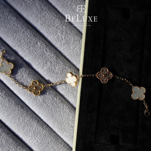  Vintage Alhambra bracelet, 5 motifs Van Cleef & Arpels 