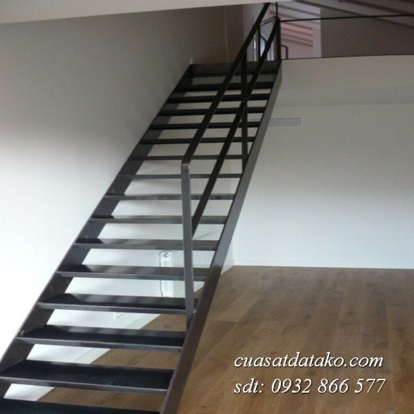 cầu thang sắt dành cho gác lửng