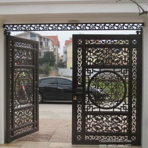 cửa cổng 2 cánh cnc