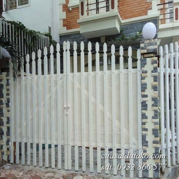 cửa cổng mũi nhọn 2 cánh