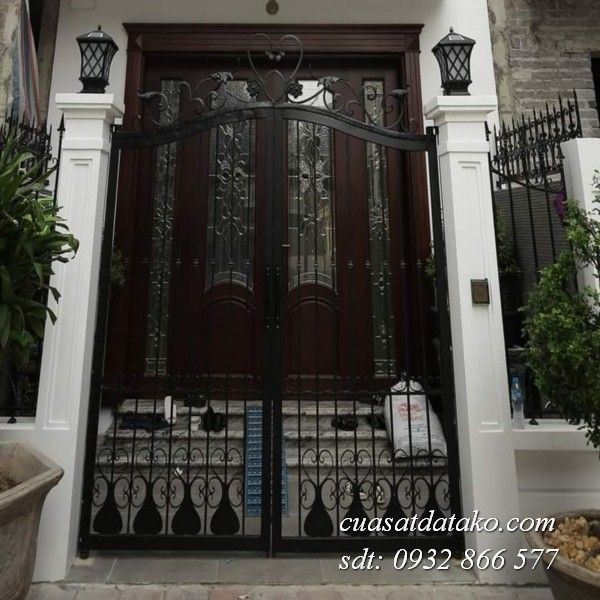 Cửa cổng sắt 2 cánh hiện đại