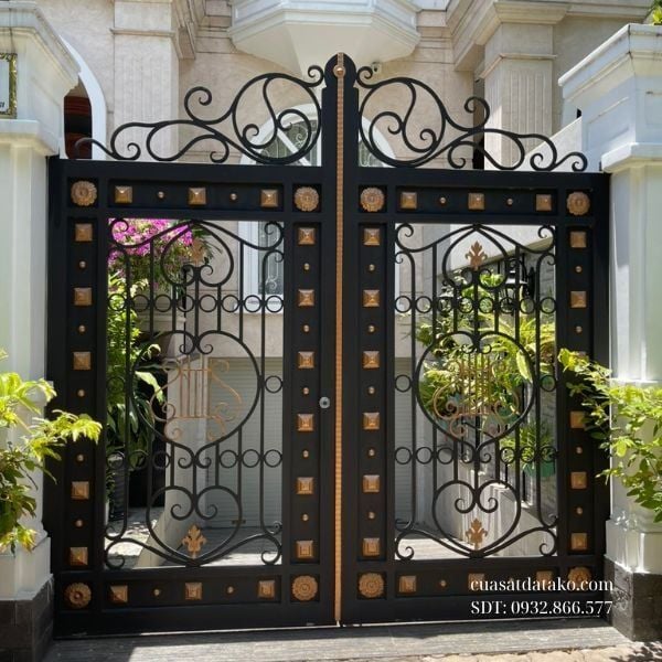 cửa cổng sắt mỹ thuật 2 cánh