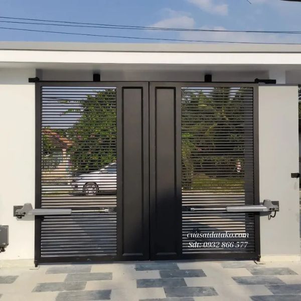 mẫu cửa cổng sắt 2 cánh mở tự động