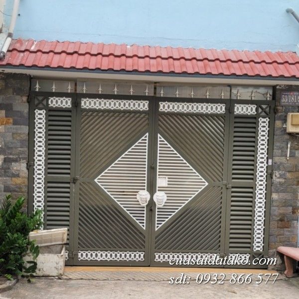 cửa cổng sắt 4 cánh hiện đại