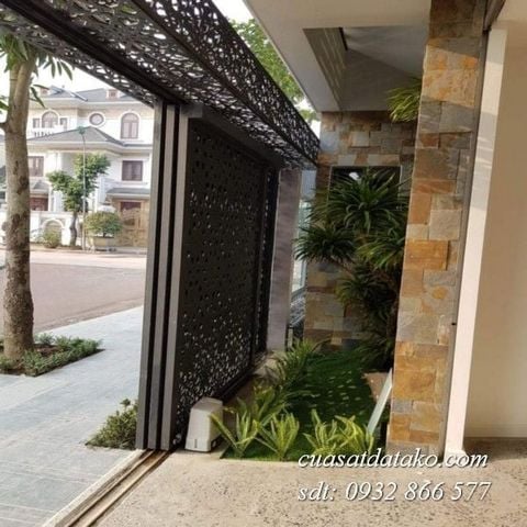 CỬA CỔNG LÙA TỰ ĐỘNG 3 CÁNH