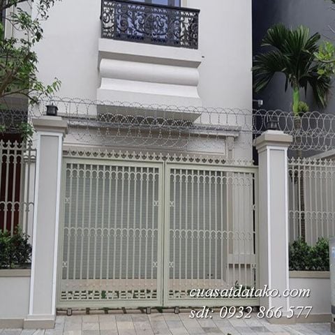 Cửa cổng sắt lùa 2 cánh