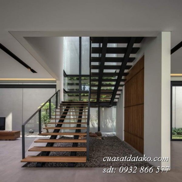cầu thang sắt hộp xương cá kép
