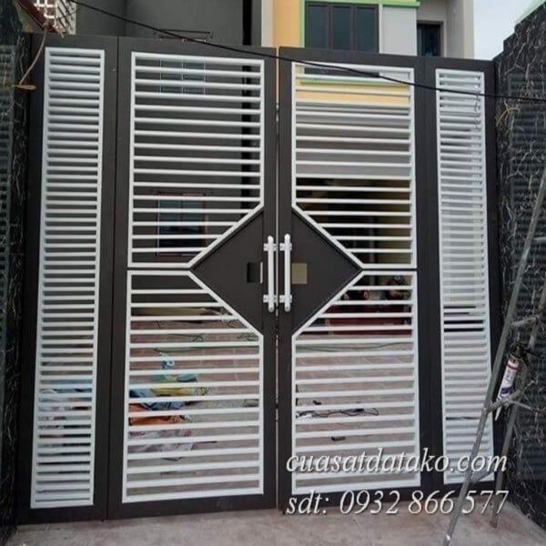 mẫu cửa cổng sắt 4 cánh đẹp đơn giản