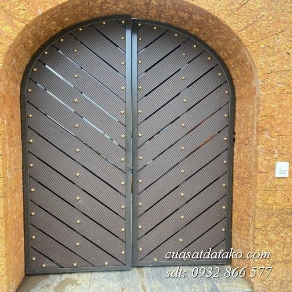 CỬA CỔNG SẮT KẾT HỢP NHỰA GIẢ GỖ