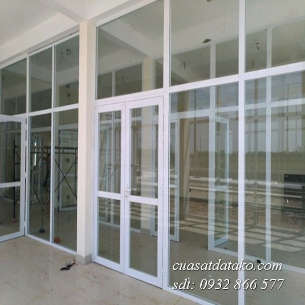 cửa nhôm hệ 700 giá rẻ