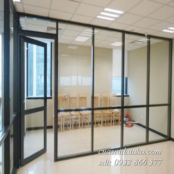 vách nhôm kính xingfa hệ 55 chia đố