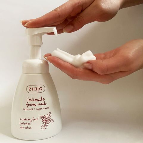  Bọt vệ sinh thảo dược siêu dịu nhẹ bảo vệ Ziaja [250ml] 
