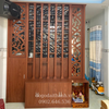 Vách ngăn phòng khách và bếp lam gỗ  - 120