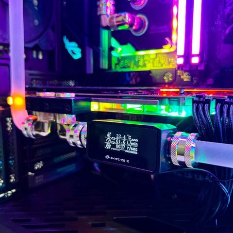  Asus ROG STRIX HELIOS - Water Cooling 