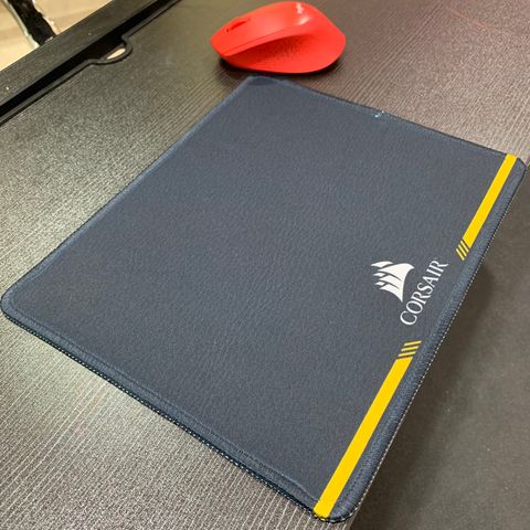  Lót chuột 26x21cm, dày 3mm, có bo viền 